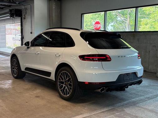 White 2018 Porsche Macan Sport Edition