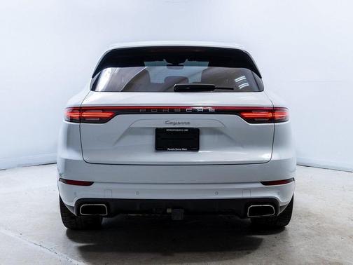 2023 Porsche Cayenne 