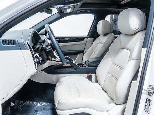 2023 Porsche Cayenne 