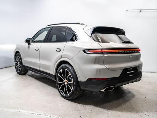 Chalk 2026 Porsche Cayenne Base