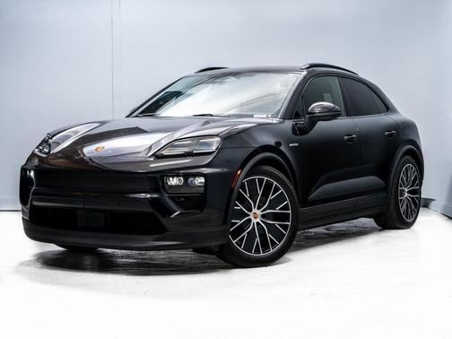 2026 Porsche Macan 4