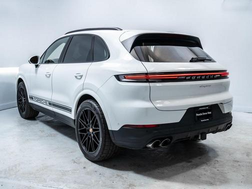 2025 Porsche Cayenne Base