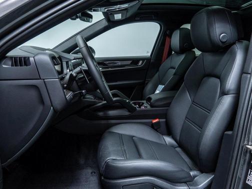 2026 Porsche Cayenne AWD