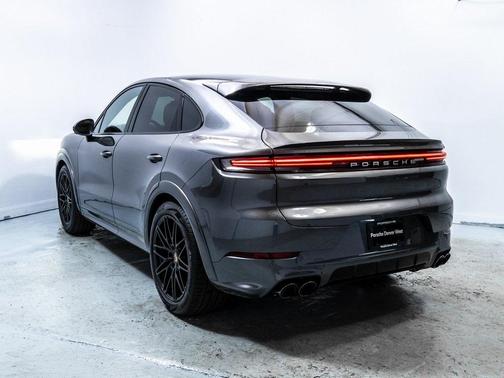 2026 Porsche Cayenne AWD