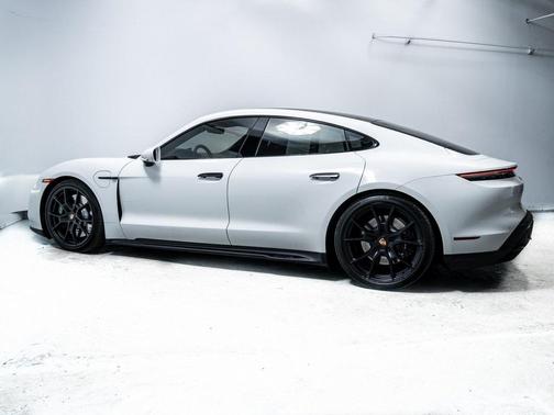 2023 Porsche Taycan GTS