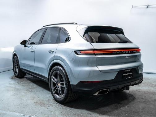 2024 Porsche Cayenne Base