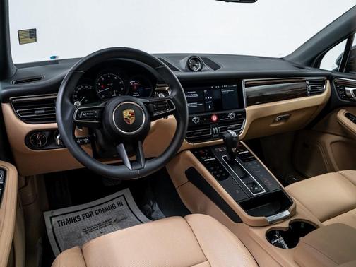 2025 Porsche Macan 