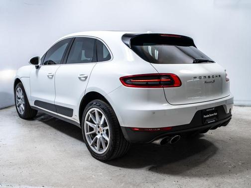 White 2017 Porsche Macan S