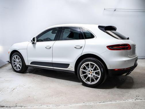 White 2017 Porsche Macan S