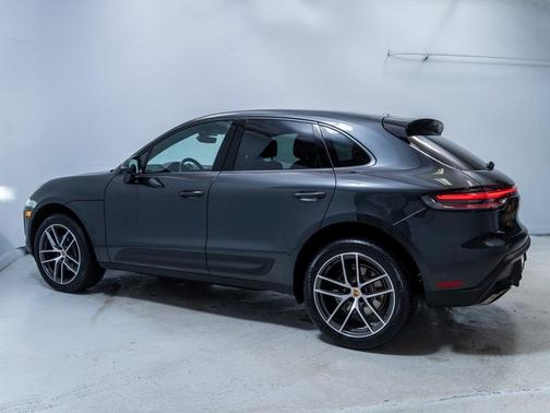 2025 Porsche Macan 