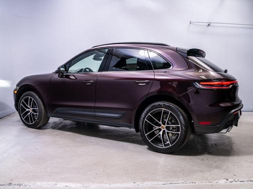 2026 Porsche Macan Base