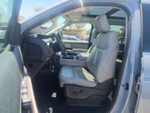 Glacier Gray Metallic TriCoat 2025 Ford Expedition Active