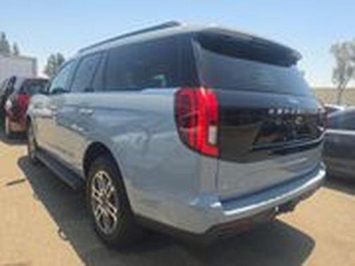 Glacier Gray Metallic TriCoat 2025 Ford Expedition Active