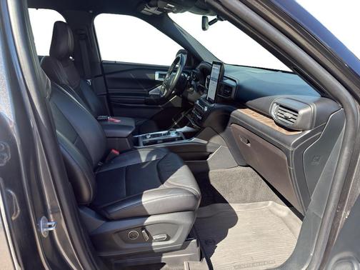 Magnetic Metallic 2020 Ford Explorer Platinum