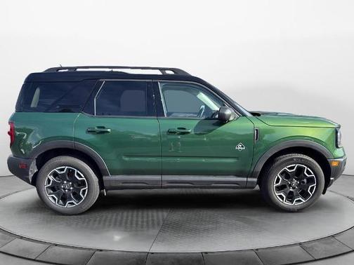 ERUPTION GREEN METALLIC 2025 Ford Bronco Sport OUTER BANKS