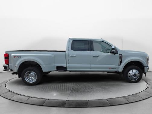 Avalanche 2026 Ford F-450 Lariat