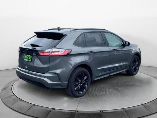 CARBONIZED GRAY 2022 Ford Edge SE