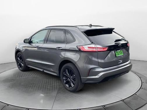 CARBONIZED GRAY 2022 Ford Edge SE
