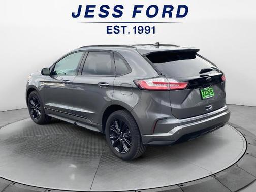 CARBONIZED GRAY 2022 Ford Edge SE