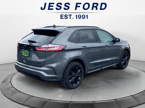 CARBONIZED GRAY 2022 Ford Edge SE