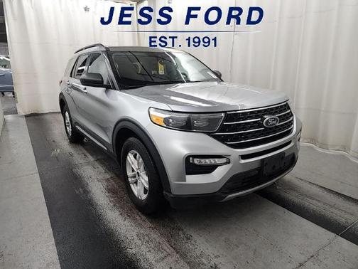 ICONIC SILVER METALLIC 2024 Ford Explorer XLT