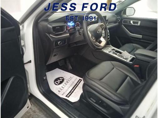 STAR WHITE MET TRI-COAT 2024 Ford Explorer XLT