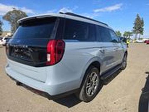 GLACIER GRAY METALLIC TC 2025 Ford Expedition ACTIVE