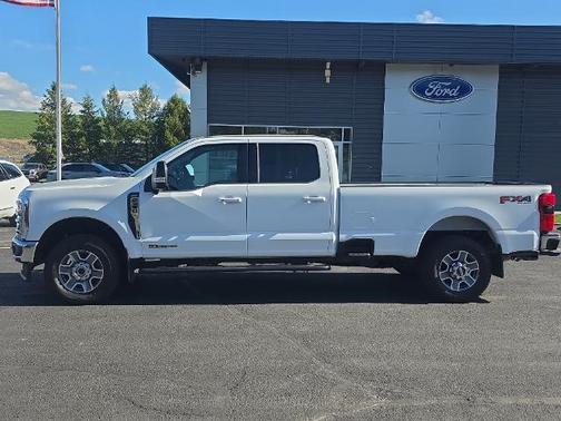 2025 Ford F-350 LARIAT SUPER DUTY