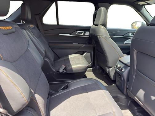 Star White Metallic Tri-Coat 2026 Ford Explorer Tremor