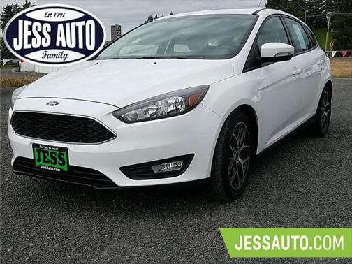 Oxford White 2017 Ford Focus SEL