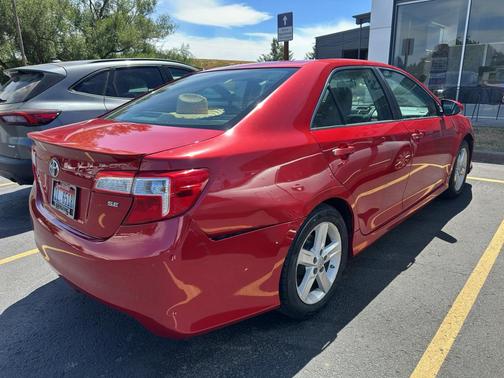 Barcelona Red Metallic 2013 Toyota Camry SE