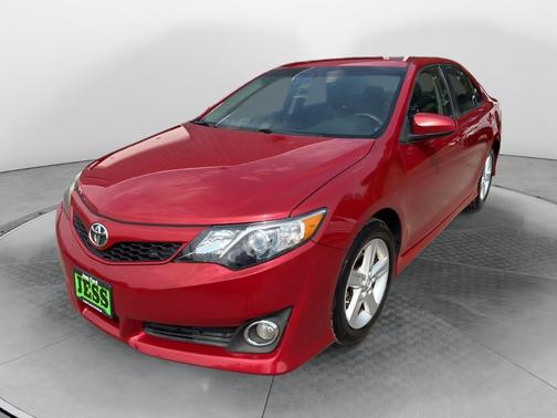 Barcelona Red Metallic 2013 Toyota Camry SE