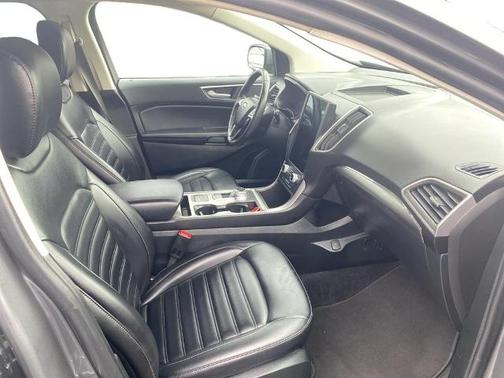 CARBONIZED GRAY 2022 Ford Edge SEL