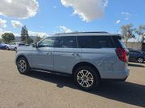 Glacier Gray Metallic TriCoat 2025 Ford Expedition Active