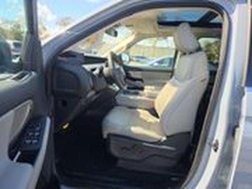 Glacier Gray Metallic TriCoat 2025 Ford Expedition Active