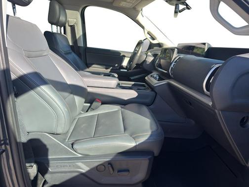 Stone Blue Metallic 2025 Ford Expedition Active