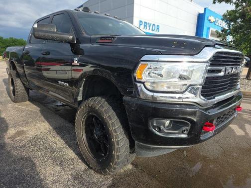 Diamond Black Crystal Pearlcoat 2021 RAM 2500 Big Horn