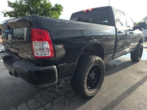 Diamond Black Crystal Pearlcoat 2021 RAM 2500 Big Horn
