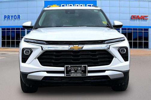Summit White 2025 Chevrolet Trailblazer LT