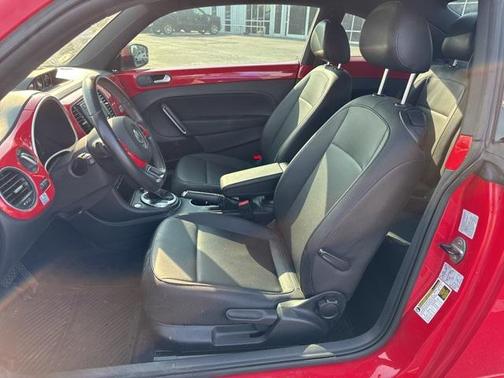 2014 Volkswagen Beetle DSG 2.0L TDI w/Sun/Sound/Nav