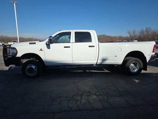 2024 RAM 3500 Tradesman Crew Cab 4x4 8' Box