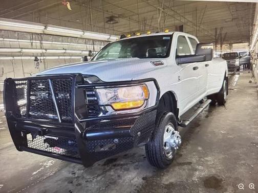 2024 RAM 3500 Tradesman Crew Cab 4x4 8' Box