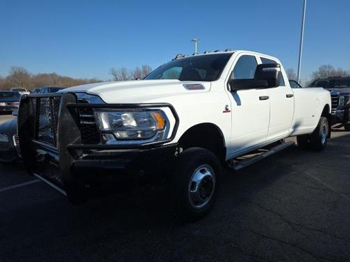 2024 RAM 3500 Tradesman Crew Cab 4x4 8' Box