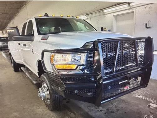 2024 RAM 3500 Tradesman Crew Cab 4x4 8' Box