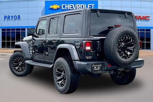 Black Clearcoat 2020 Jeep Wrangler Unlimited Sahara