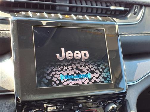 2022 Jeep Grand Cherokee L Laredo