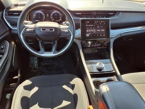 2022 Jeep Grand Cherokee L Laredo