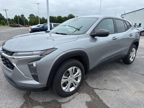 Sterling Gray Metallic 2024 Chevrolet Trax LS