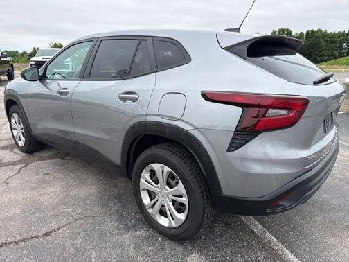 Sterling Gray Metallic 2024 Chevrolet Trax LS
