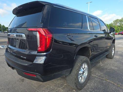 Midnight Blue Metallic 2022 GMC Yukon XL SLE